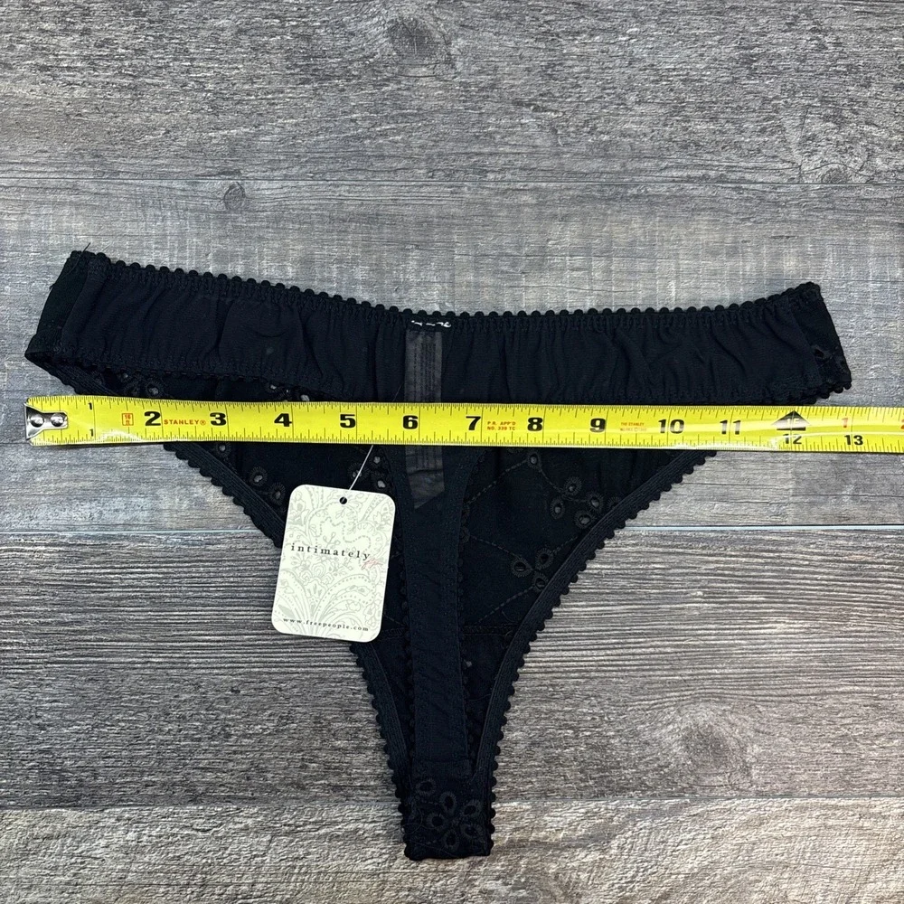 Free People Intimately Homegrown Thong Panties‎ Women's Small Black Eyelet Lace